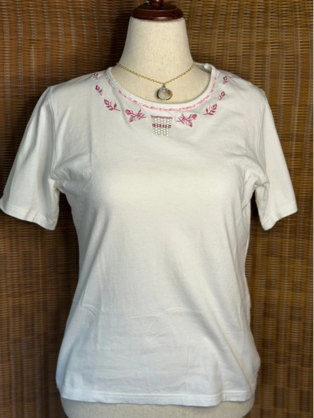 Vintage Longaberger Tshirt with embroidery basket and flowers